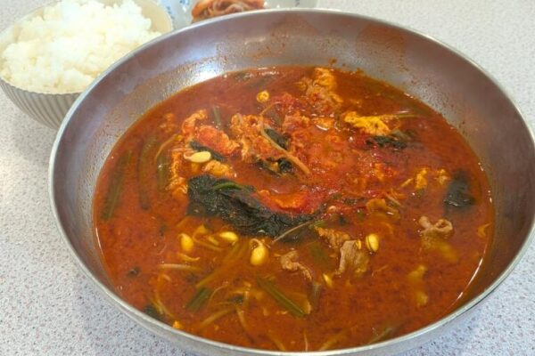 オモニが迎えてくれる韓国家庭料理オンマソンのランチは全品700円！