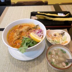 西日暮里のタイ料理・ミャンマー料理のBURMIXでカオソーイセットランチ